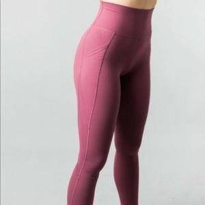 Alphalete surface path pocket leggings